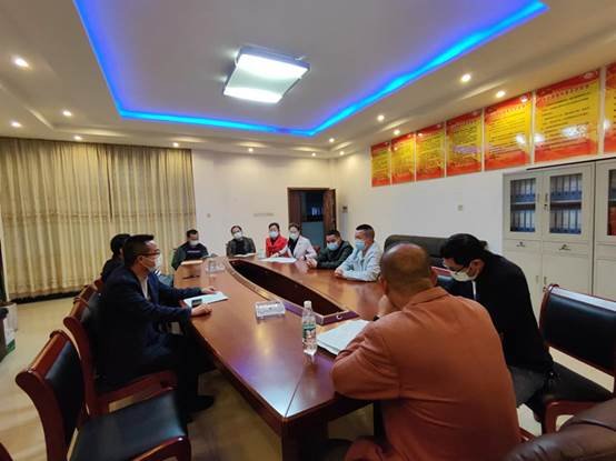 洞口四中胜利召开第十一届三次教工代表大会