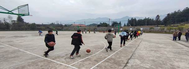 落实“双减”政策，课后服务有特色