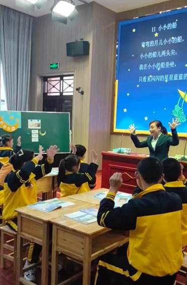 青年教师展风采，教学比武促成长