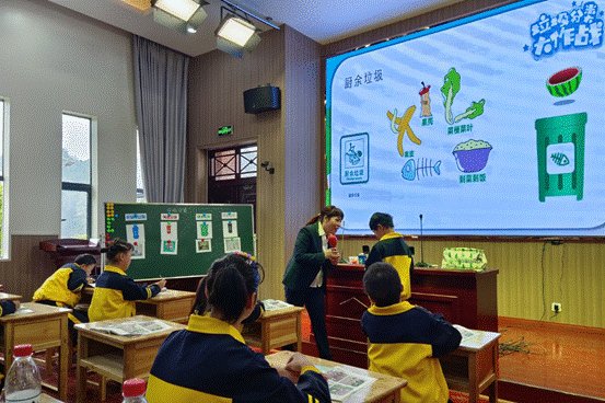 青年教师展风采，教学比武促成长