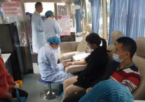 洞口县山门镇横溪中学开展“献血献爱心”无偿献血运动