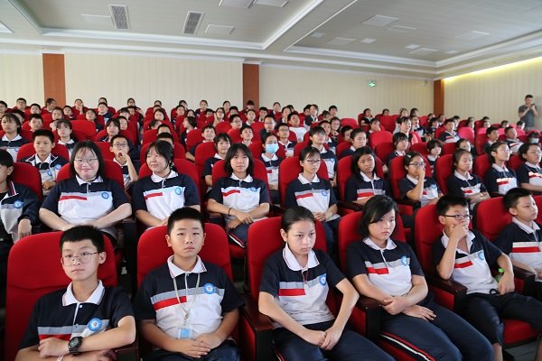 洞口思源实验黉舍积极开展“2021全民国防教育日”主题宣传运动