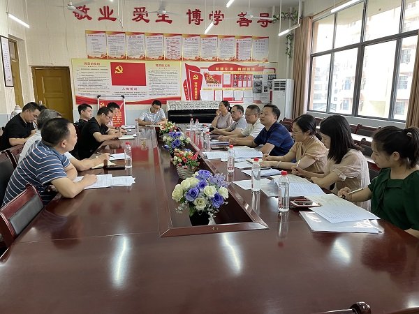 洞口思源实验黉舍共话清廉校园，同树正气清风