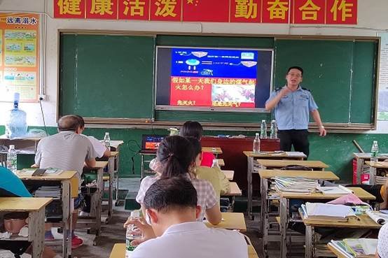 创建美好校园，细致消防安全