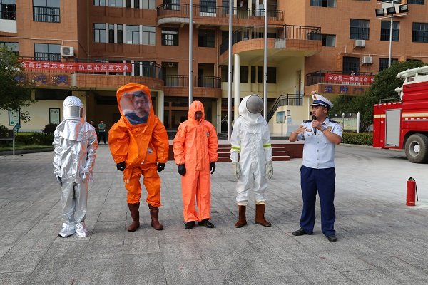 洞口思源实验黉舍开展消防安全培训及消防器材实操演练运动