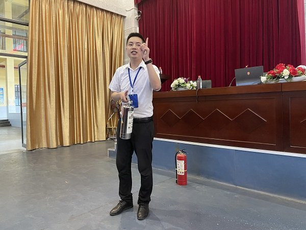 洞口思源实验黉舍举行消防知识培训