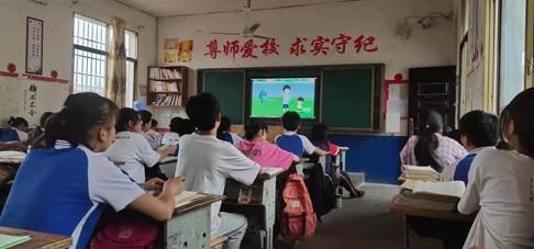 新邵县严塘中学增强门生防溺水教育安全警示到每个家长