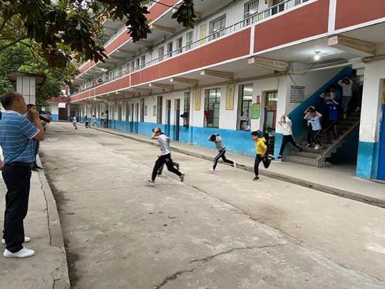 金称市镇中学开展一年一度的