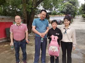 温暖情系校园，关爱留守儿童