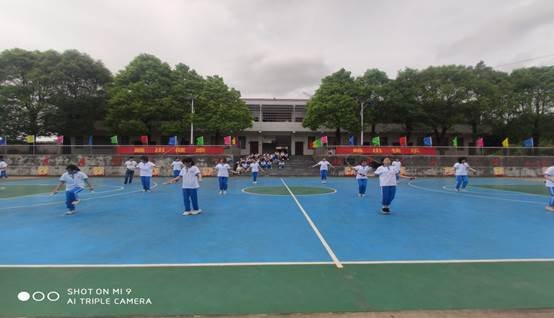 “绳”采飞扬，舞动青春——梽木山中学跳绳比赛