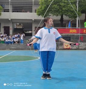 “绳”采飞扬，舞动青春——梽木山中学跳绳比赛