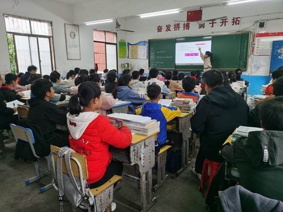 青年教师展风采,教学比武促提拔