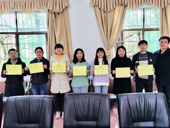 青年教师展风采,教学比武促提拔