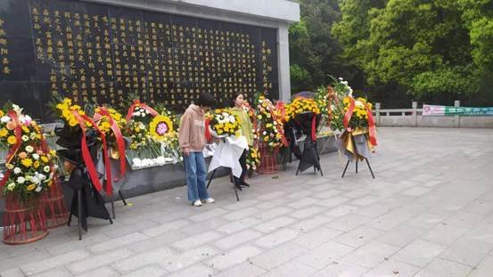 邵阳县白仓镇中学举行清明祭英烈运动