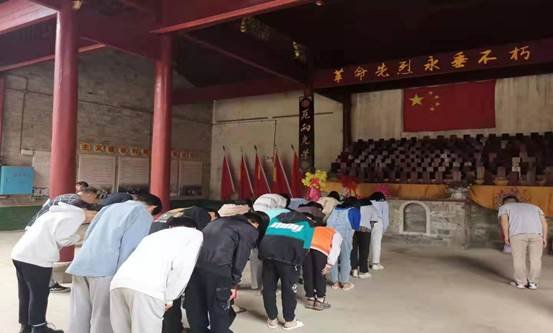 “想念先烈，做有为青年”——白沙中学清明祭扫运动