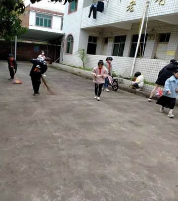 邵阳县白仓镇中间完小“学雷锋、爱心传递敬老院”运动