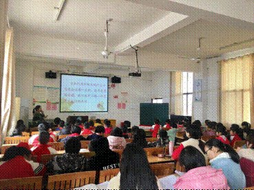 金称市镇中间完小举行生理健康课教学比武