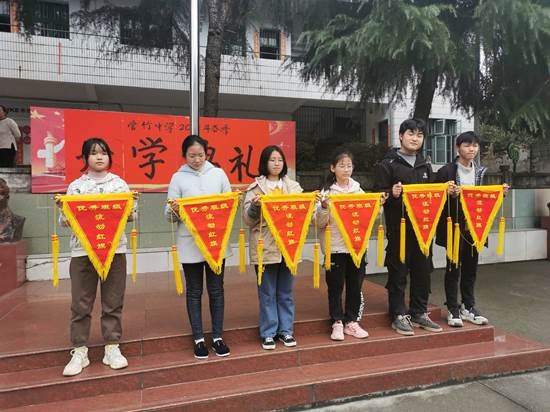 洞口县管竹中学常态化开展“文明班级”评选运动