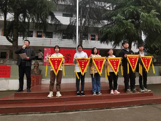 洞口县管竹中学常态化开展“文明班级”评选运动