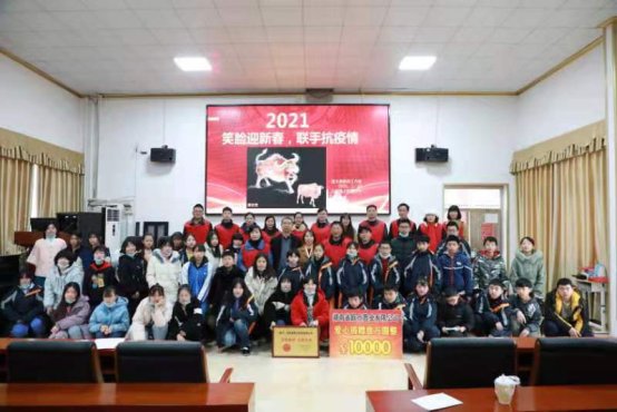 简太英委员工作室开展“笑貌迎新春，联手抗疫情”运动