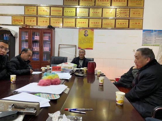 金称市镇中学召开安全工作期中总结会