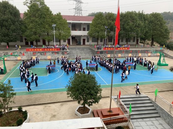 邵阳县梽木山中学举办“乒乓球比赛”