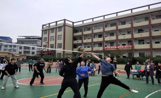 金称市镇举行首届教职工气排球比赛