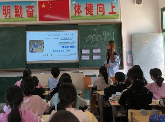 越磨炼，越光芒——黄荆乡中间完全小学开展第一届青年教师比武大赛