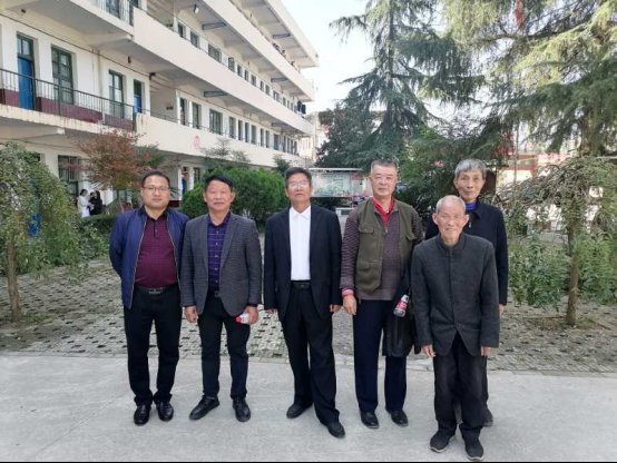 重阳谢党乐献余热