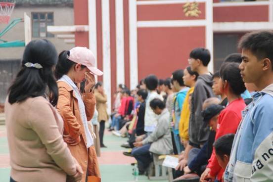 “不要让爱你的人失望”