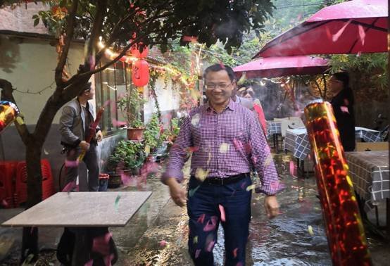 教师集体生日会  浓浓温情暖人心