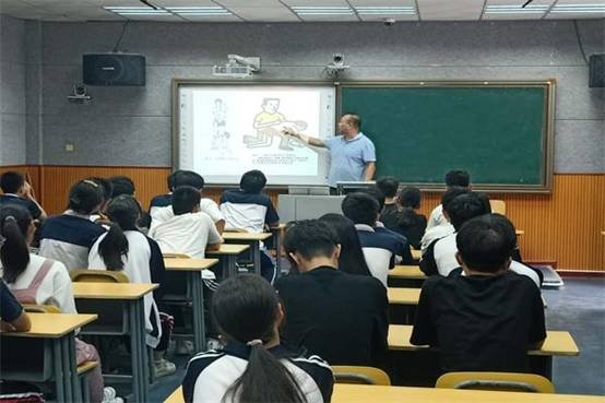 洞口四中“防溺水”体育课教学比武落下帷幕