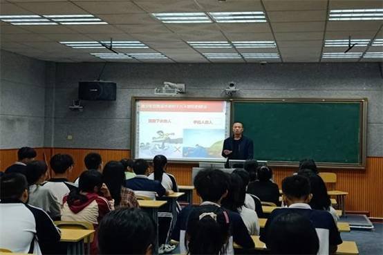 洞口四中“防溺水”体育课教学比武落下帷幕