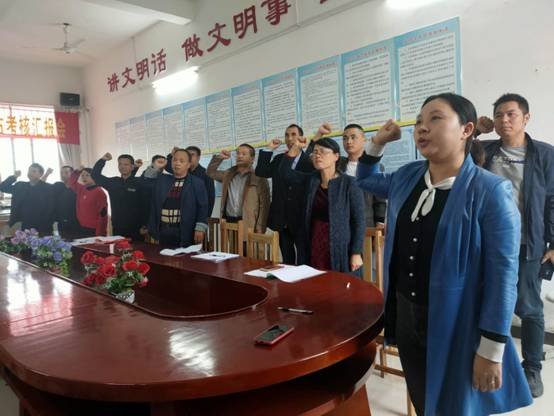 中共水西门龙田中间小学党支部组织开展“学习张桂梅同道先辈事迹”主题党日运动