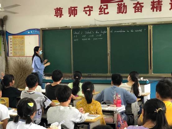 展课堂风采，促教师成长