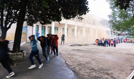 山门镇横溪中学模仿突发事件疏散演练