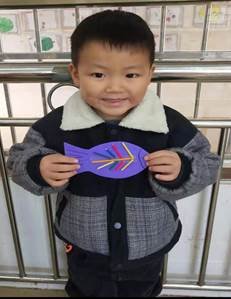 新宁县清江桥乡中间幼儿园开展传统文化花样剪纸手工制作运动