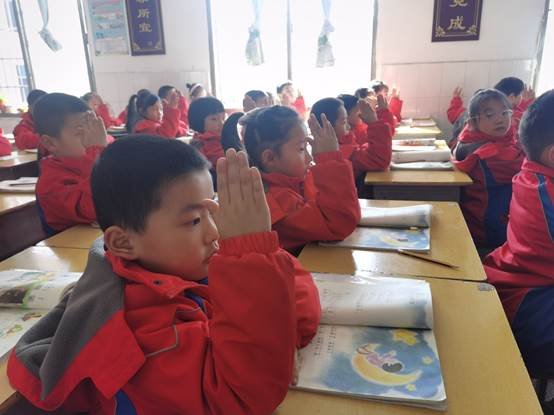 武冈市红星小学一年级常规评选运动