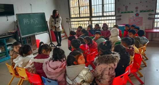 新宁县清江桥乡中间幼儿园开展