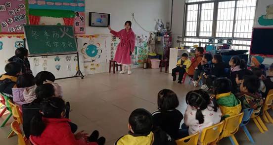 新宁县清江桥乡中间幼儿园开展