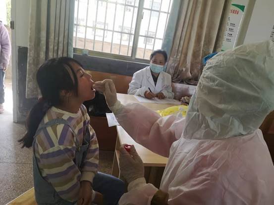 洞口县茶场黉舍全员核检 筑牢防疫