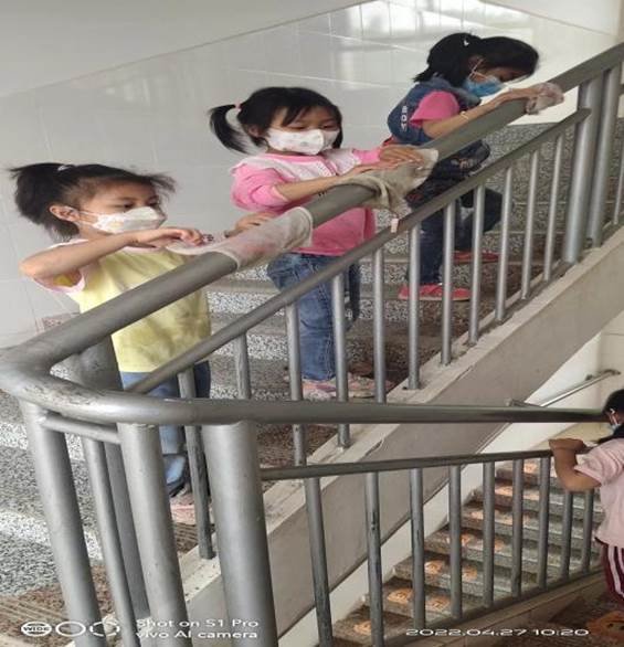 新宁县清江桥乡中间幼儿园开展“快乐成长，劳动最美”主题教育运动