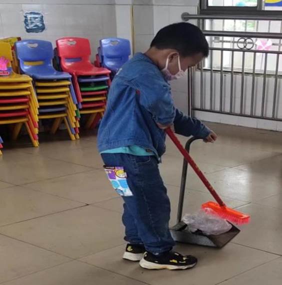 新宁县清江桥乡中间幼儿园开展“快乐成长，劳动最美”主题教育运动