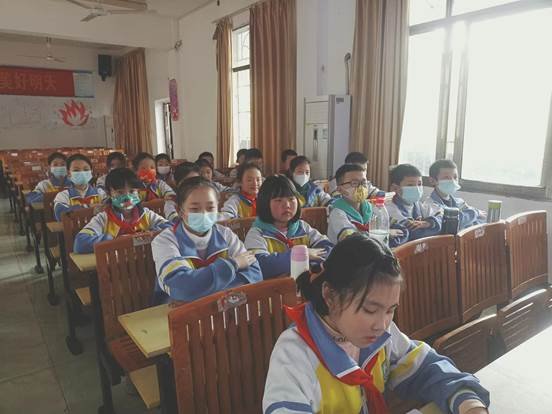 童心向党——争做新时代好少年塘渡口镇第一完全小学党支部