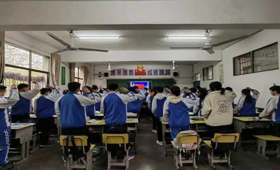 塘渡口中学开展防溺水教育