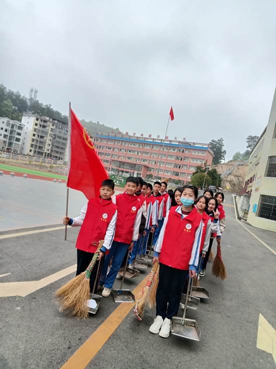 塘渡口中学开展自愿者服务运动  ——-共创文明城市、共建文明校园