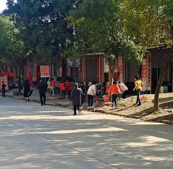 追随雷锋步伐，充当环保小卫士