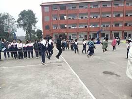 邵阳县下花桥镇中间完全小学开展“阳光少年”体育活动会