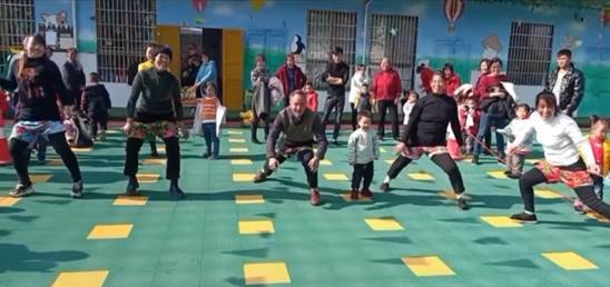 新宁县金石镇见龙桥幼儿园开展 “迎元旦”亲子运动