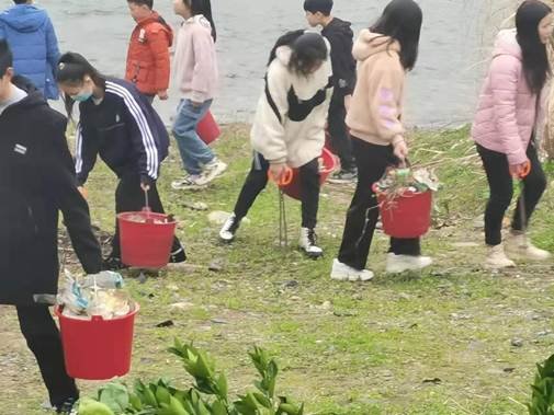 湖南新宁白沙中学2022年学雷锋——“劳动美”实践行运动